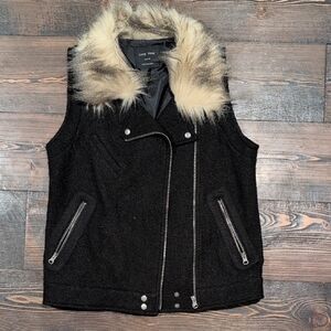 Love Tree Black Vest with Cream Faux Fur Collar